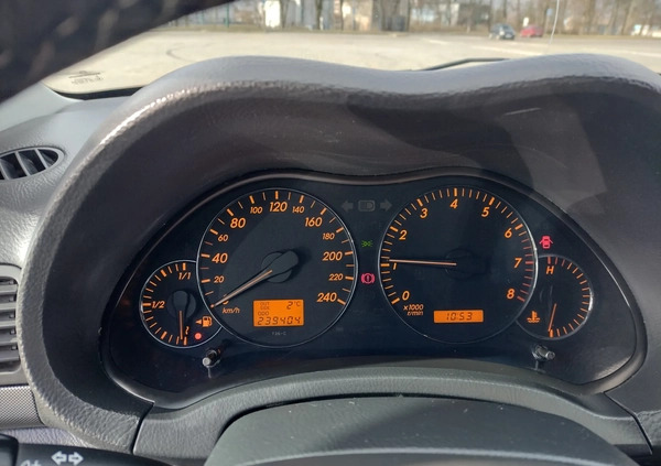 Toyota Avensis cena 13900 przebieg: 240000, rok produkcji 2006 z Chorzów małe 106